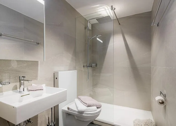 Figaro * 洛伊克巴德